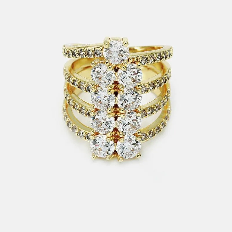 Ylellinen design-muotisormussetti