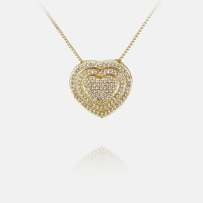 Ainutlaatuinen zirkonisydänriipus