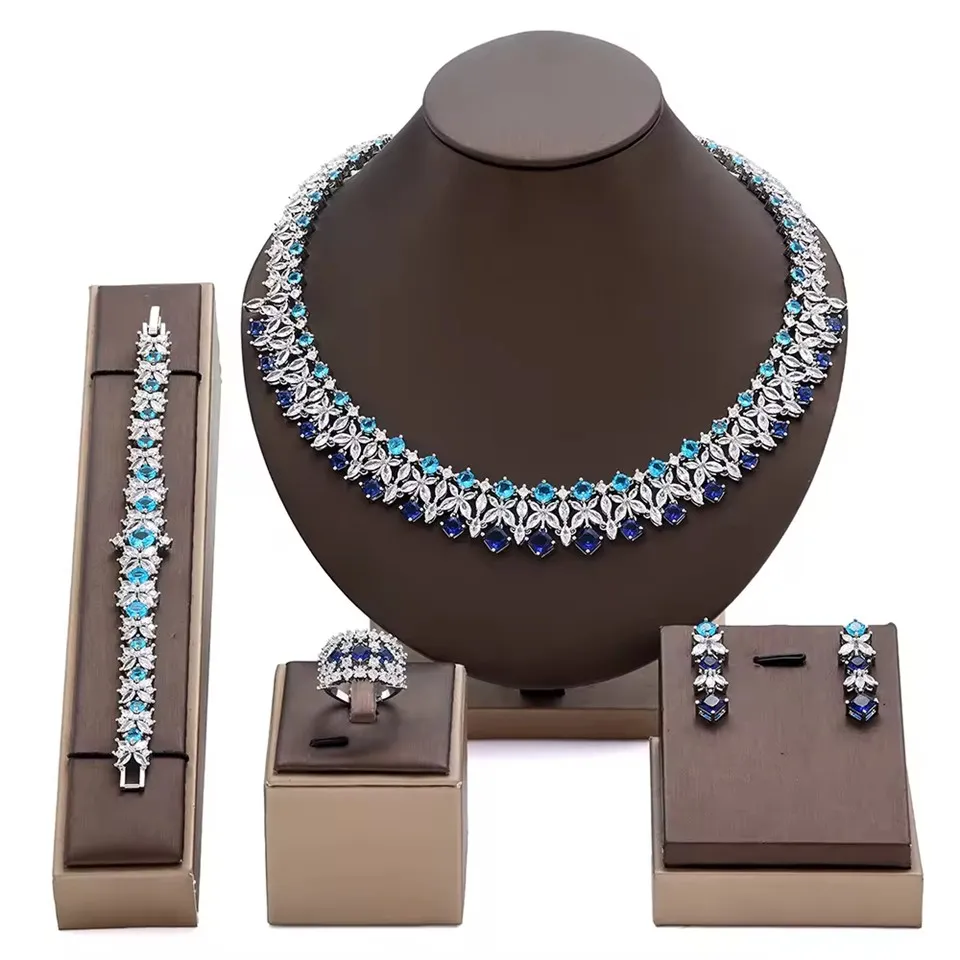 Muodikkaat korusetit