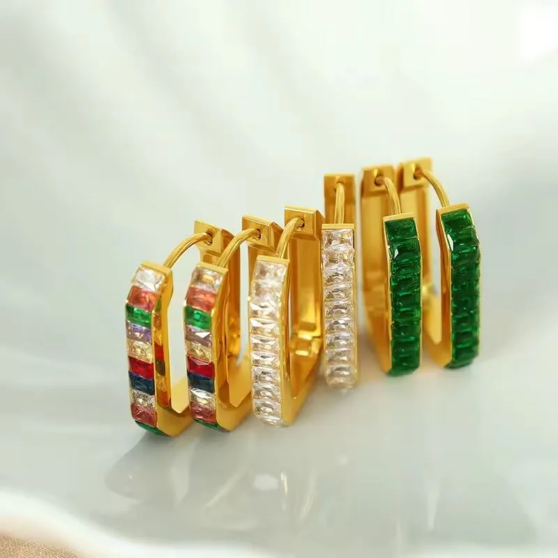 Geometriset korvakorut ruostumattomasta teräksestä