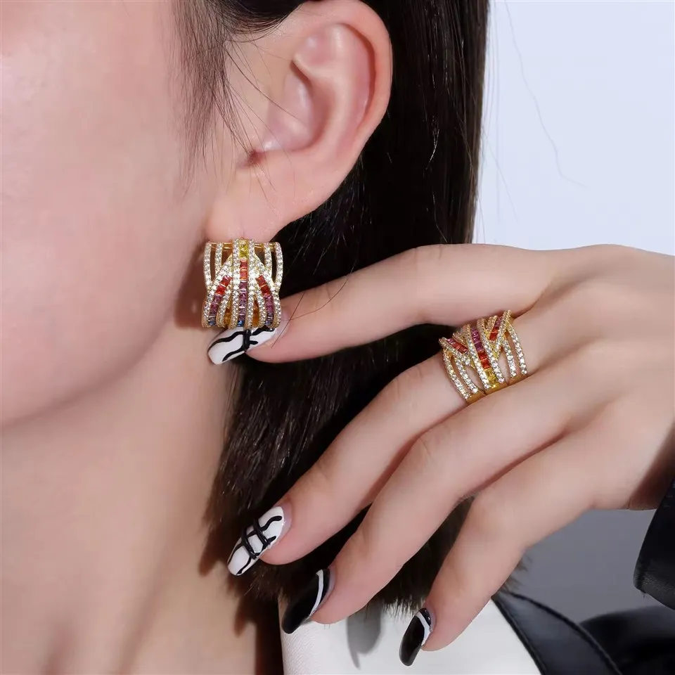 Zircon Ring Korvakorut Setti